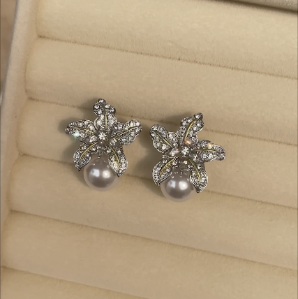 Lily Pearl Earrings